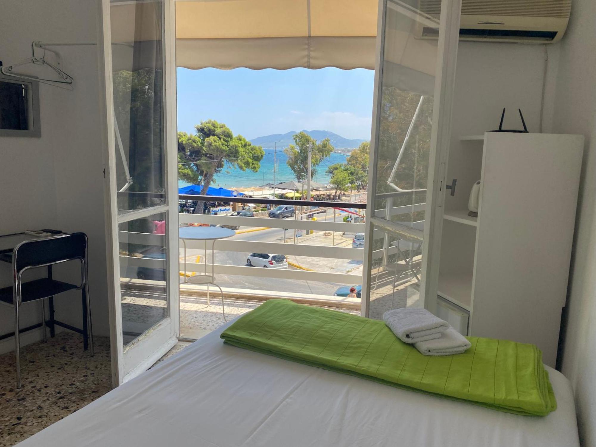 Starfish Vacation Rentals - Athens Int. Airport Луца Экстерьер фото